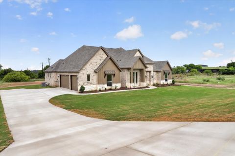 471 Red Bird Drive, Springtown, TX 76082 — photo 2