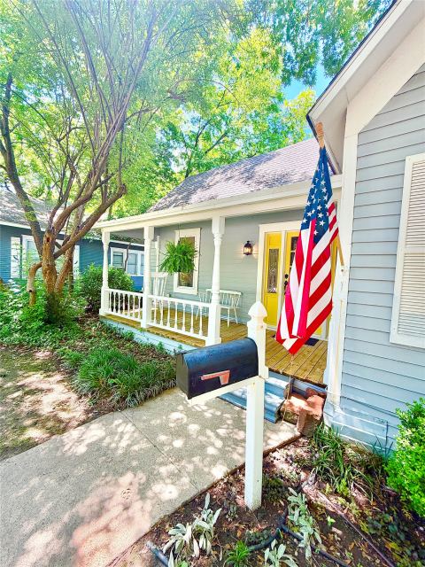 725 Bolivar Street, Denton, TX 76201 — photo 2