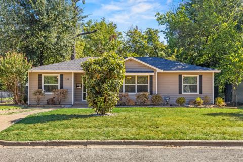 414 Maple Drive, Terrell