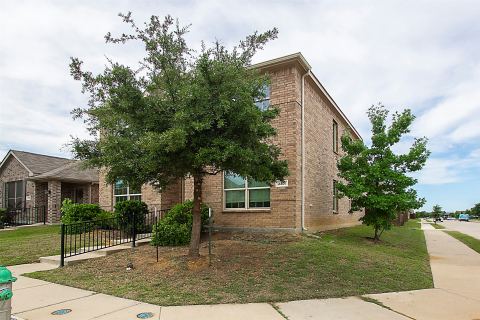 2301 Brightstone Drive, Little Elm, TX 76227 — photo 2
