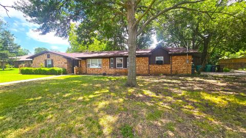 425 Mimosa Drive, Denton