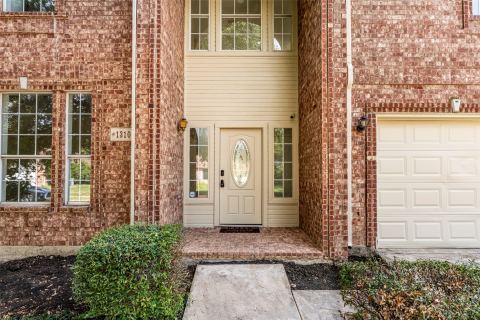 1310 Norman Circle, Arlington, TX 76014 — photo 2