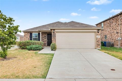 1301 Waggoner Drive, Aubrey