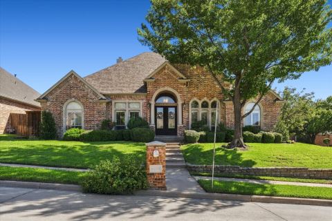 8200 Edgemont Court, North Richland Hills