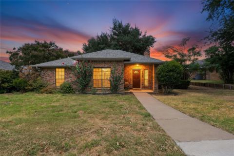 1006 Ridgeview, Carrollton