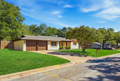 516 Caduceus Lane, Hurst, TX 76053 — photo 2