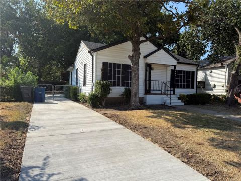1207 Tarpley Avenue, Dallas