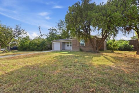 4500 Sherwood Drive, Mesquite, TX 75150 — photo 2