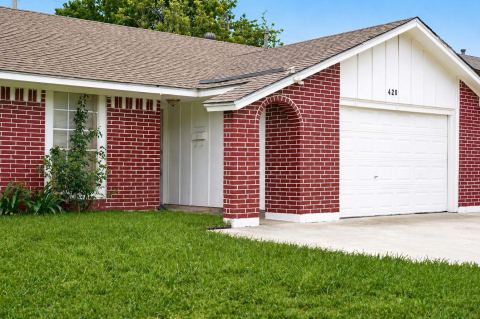 420 Price Drive, Lewisville, TX 75067 — photo 2
