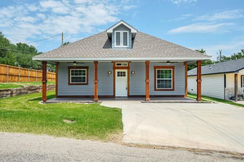 800 Crow Court, Granbury, TX 76048 — photo 2