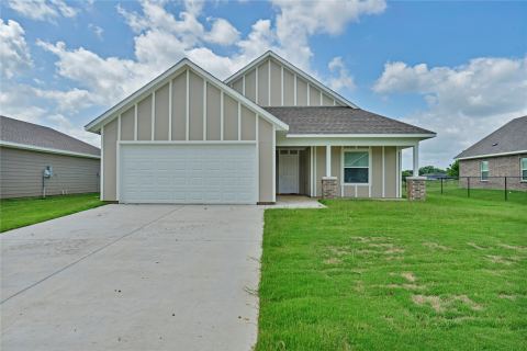 616 Crockett Drive, Cleburne, TX 76033 — photo 3