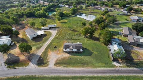 8830 Highview Dr, Crandall