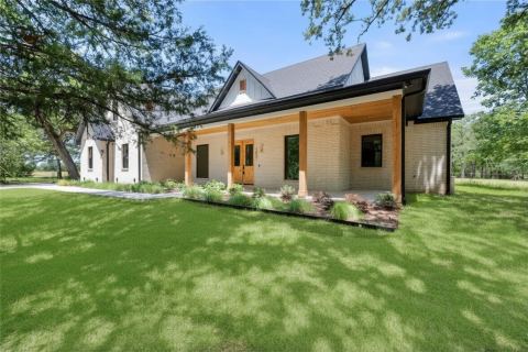 3001 Rock Road, Corsicana