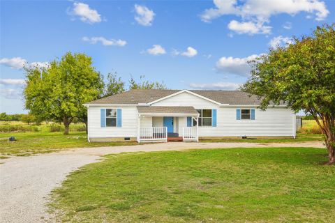 13384 Pruett Road, Krum, TX 76249 — photo 2