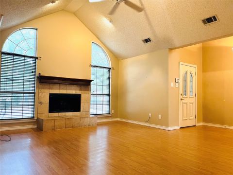 804 Boxwood Drive, Lewisville, TX 75067 — photo 2