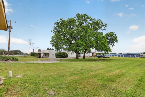 1092 W Highway 199, Springtown, TX 76082 — photo 3