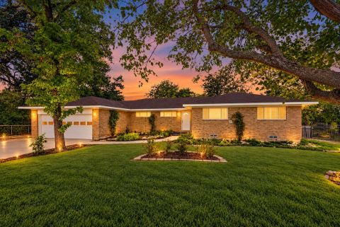 814 S Bois D Arc Street, Forney