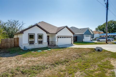 2303 Pedernales Court, Granbury, TX 76048 — photo 2