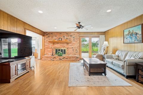 607 N Parkridge Drive, Mansfield, TX 76063 — photo 3