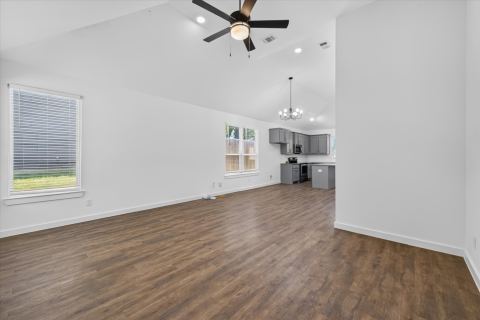 610 E Texas Street, Denison, TX 75021 — photo 2