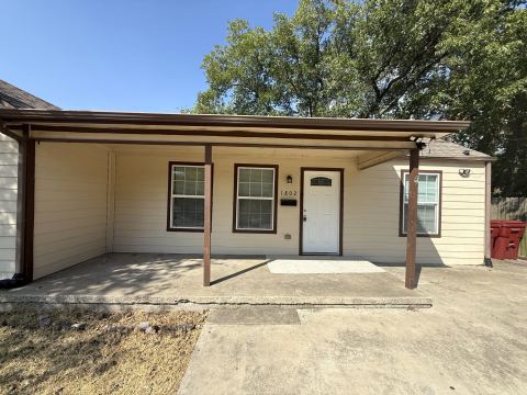 1802 N Woods Street, Sherman, TX 75092 — photo 2
