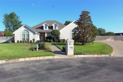 1405 Parkwood Court, Stephenville