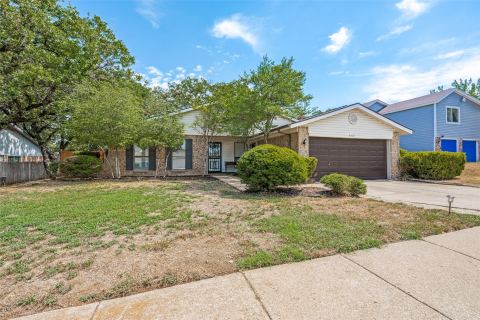 4237 Glen Springs Drive, Arlington