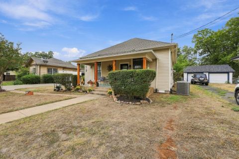 311 N Pendell Avenue, Cleburne, TX 76033 — photo 3