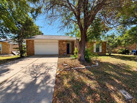 305 S Willow Street, Mansfield, TX 76063 — photo 3