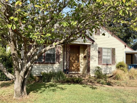 705 N Derby Street, Denison, TX 75020 — photo 2