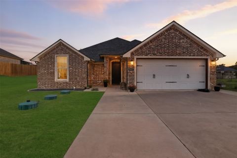 5007 Terlingua Drive, Granbury, TX 76048 — photo 2