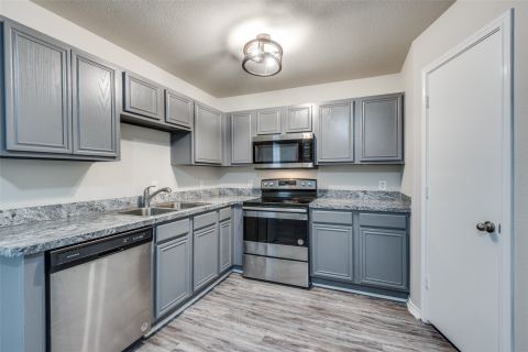 321 Queens Court S B, Mansfield, TX 76063 — photo 2