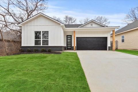 919 W Day Street, Denison, TX 75020 — photo 2