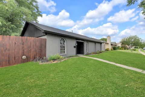1338 Beechwood Drive, Lewisville, TX 75067 — photo 2