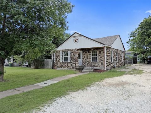 104 S 6th Street, Godley, TX 76044 — photo 2