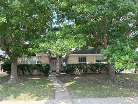 7800 Crestview Drive, Plano