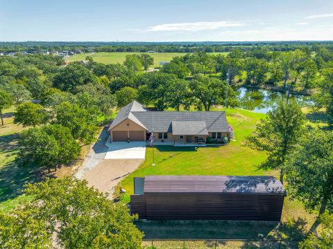 127 Brown Lane, Poolville, TX 76487 — photo 3