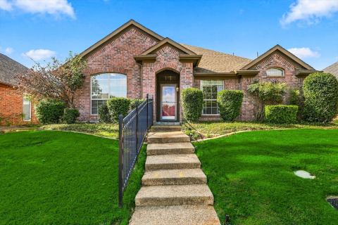 1216 Tanner Drive, Lewisville