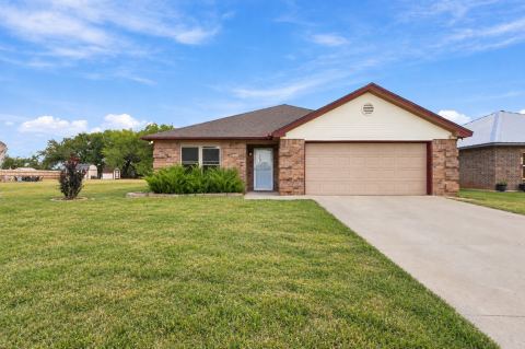 108 Chisolm Trail Court, Springtown, TX 76082 — photo 2