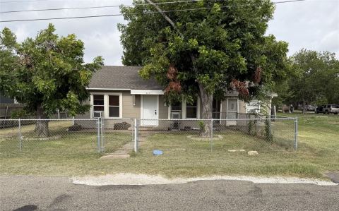 267 N Katy Road, Elm Mott, TX 76640 — photo 2