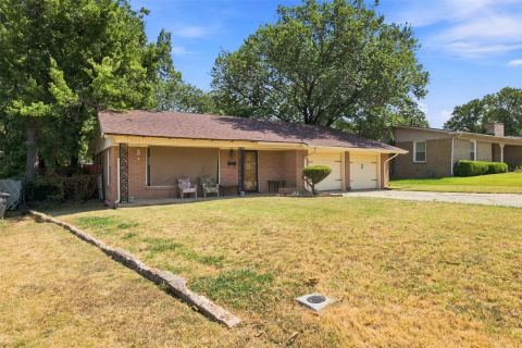 1817 Ellington Drive, Fort Worth, TX 76112 — photo 2