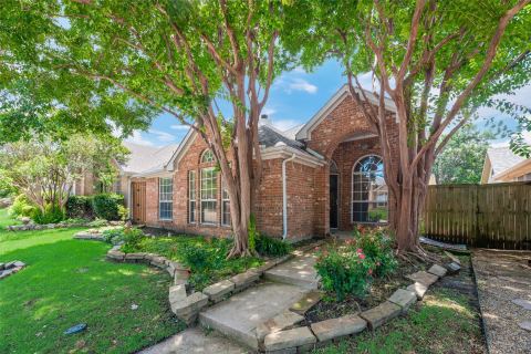 4018 Midrose Trail, Dallas