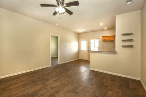 700 E Bullock Street, Denison, TX 75021 — photo 2