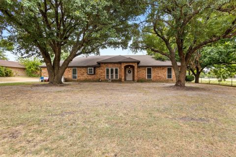 844 Fm 2194, Farmersville