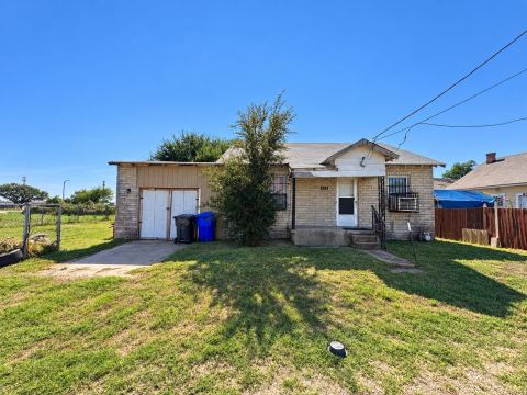 207 E Church Street, Waco