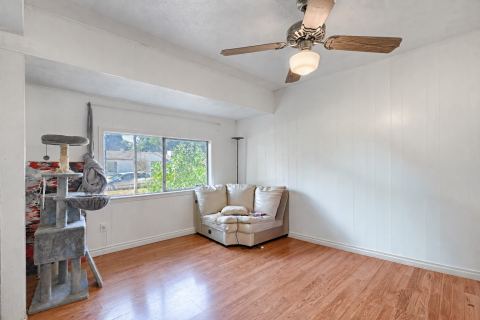 1007 E Russell Avenue, Carrollton, TX 75006 — photo 3