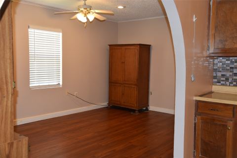 2521 W 5th Avenue, Corsicana, TX 75110 — photo 2