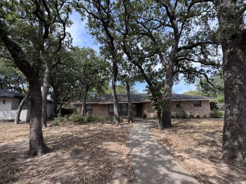 806 Sharpshire Street, Grand Prairie