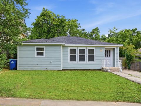 304 W Texas Street, Denison, TX 75020 — photo 2