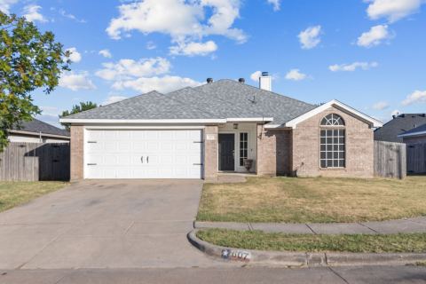 607 Meadowbrook Drive, Burleson, TX 76028 — photo 2
